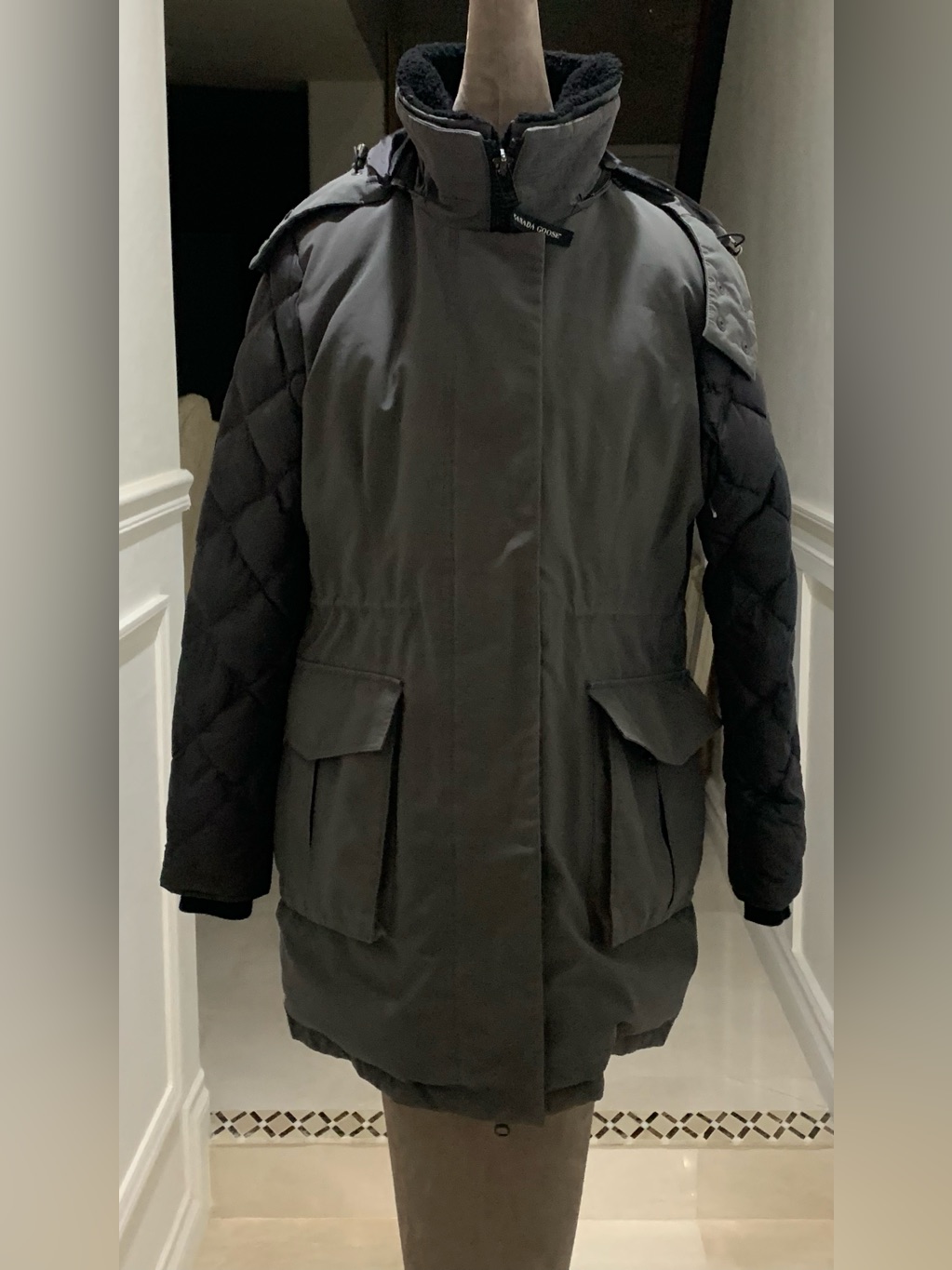 Canada Goose Berkley 675 Fill Power Hooded Waterproof Jacket Size Large